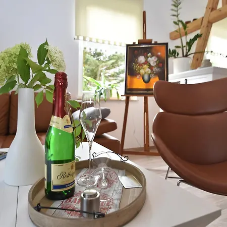 Relaxing Escape With Terrace, Cleaning Included